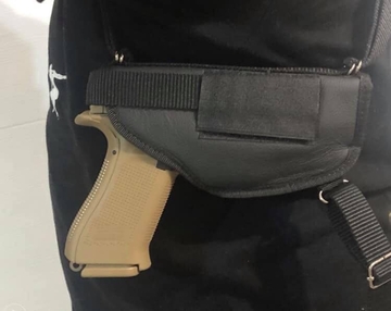 Pijan sa pištoljem ispod ruke šetao tržnim centrom