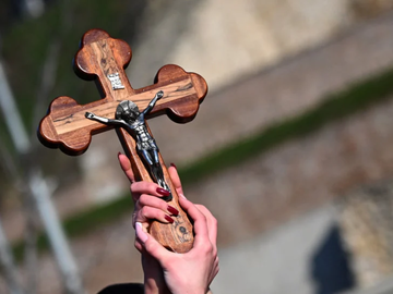 Dio Časnog krsta, dar kneza Lazara manastiru Vatopedu, uskoro stiže u Beograd