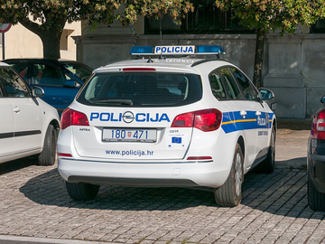 Maneken iz Severinog spota izbo policajca u policijskoj stanici!