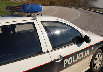 Policajka SPASILA ŽENU koja je skočila sa mosta u Kaknju