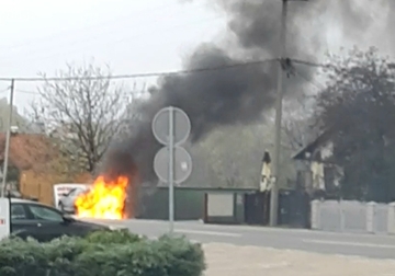 Gori vozilo na putu Bijeljina - Brčko