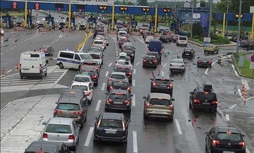 Gužve i kolone prema moru i na granici u Hrvatskoj