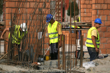 Traže se rigorozne mjere: Katanac na firme rješenje za rad na crno