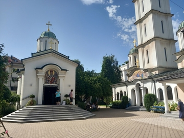 U Manastiru Svetog Vasilija Ostroškog iznesene na poklonjenje mošti Svetog Sisoja (FOTO)