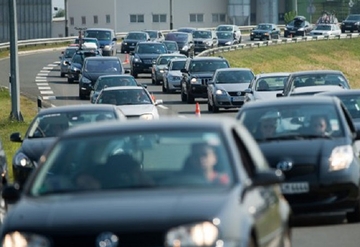 Naoružajte se strpljenjem: Na putevima prema moru kilometarske kolone