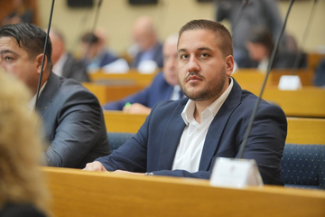 Oglasio se Drinić o prijavi Ćurlića: Moj manir nikada nije bio nasilje