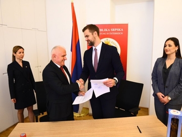 U Beču potpisan sporazum o saradnji sa banjalučkim Odborom za pomoć Srbima na KiM (FOTO)