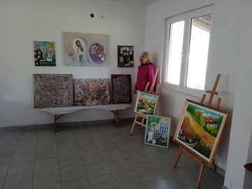 Izložba slika u Lipnici kod Loznice: Umjetnica dio kolekcije poklonila hramu