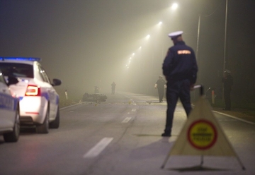 Mladi motorista se bori za život: Maloljetnik na aparatima, teško povrijeđen u stravičnom sudaru