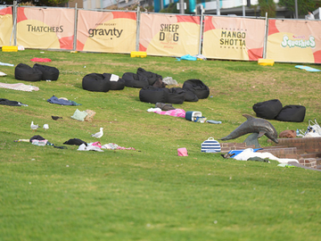 Broj poginulih na plaži Bondaj povećan na 16, napadači otac i sin!