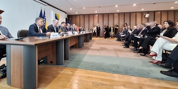 Platformu za mir potpisalo deset stranaka, cilj izlazak iz krize