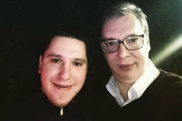 Vučić objavio fotografiju sa sinom, poslali snažnu poruku