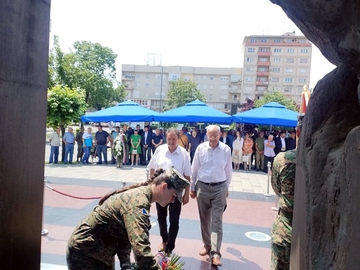 Poruke mira i ponosa u Bijeljini: Sjećanje na heroje Druge semberske brigade /FOTO/