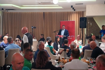 Socijalisti održali tribinu u Patkovači: Nastavljamo da radimo i gradimo, složno za Srpsku (FOTO, VIDEO)