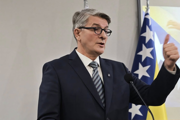 Šemsudin Mehmedović zabrinut za ćirilicu