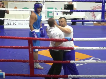 Haos na EP u Srbiji: Trener uletio u ring i davio sudiju! (VIDEO)