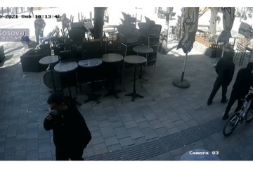 Srbima razbili glave u kafiću u Sjevernoj Mitrovici, sve zabilježile kamere