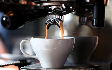 Čovjek kafu i sok u Hrvatskoj platio 42 EVRA, njegova objava izazvala haos (FOTO)