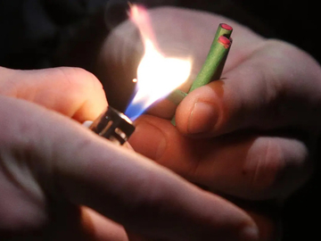 Dječak ostao bez dva prsta, eksplodirala mu petarda u ruci