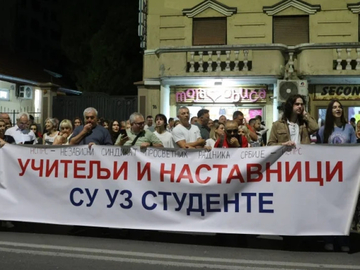 Protest ispred Pete beogradske gimnazije zbog otpuštanja profesora