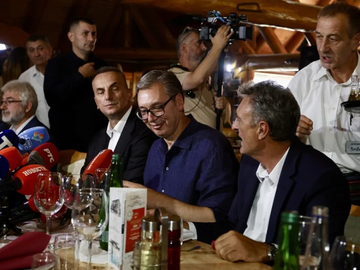 Vučić: Jedva čekam da podnesem ostavku i krenem među narod