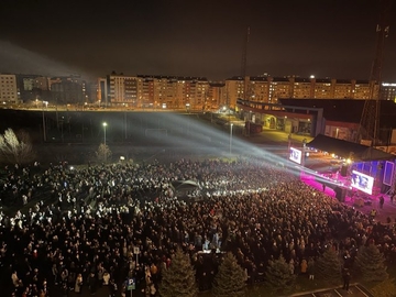 Na Trgu Republike Srpske humanitarni koncert " S ljubavlju hrabrim srcima"