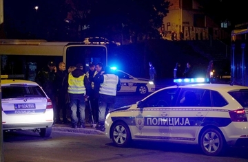 Policija blokirala ulicu: Muškarac se zatvorio u kuću i prijeti da će se raznijeti bombom