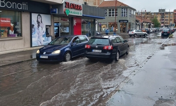 Ponovo „jezero“ u Nušićevoj ulici, kada će reagovati nadležni? (FOTO)