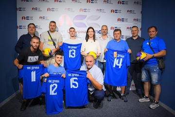 Podrška mladima: PSS Bijeljina donirao sportsku opremu FK “Drina” Amajlije (FOTO)
