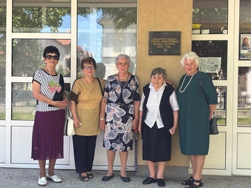 Emotivan susret nakon više od šest decenija: Bivše učenice Učiteljske škole Bijeljina ponovo zajedno