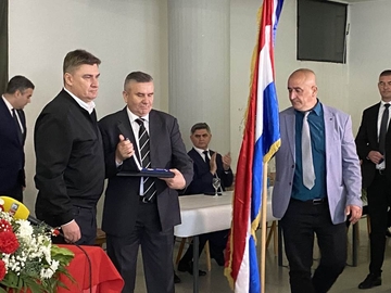 PDP sprema zahtjeve: Milanović da se PROGLASI NEPOŽELJNIM, a zvaničnici Srpske da s njim prekinu sve kontakte