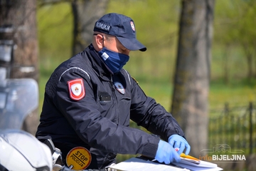 Lopare: Oduzet golf vozaču koji je dugovao više od 13.000 KM za kazne