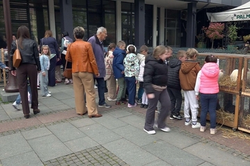 Izložba u Brčkom okupila više od 1.000 djece: Paunovi, koze i 13 rasa živine oduševili mališane