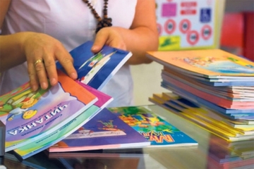 Osnovcima u Srpskoj od naredne godine 12 NOVIH UDŽBENIKA, srednjoškolcima 13