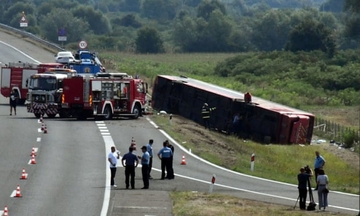 Stravična nesreća u Hrvatskoj: Autobus sletio sa puta, 11 osoba poginulo (FOTO, VIDEO)