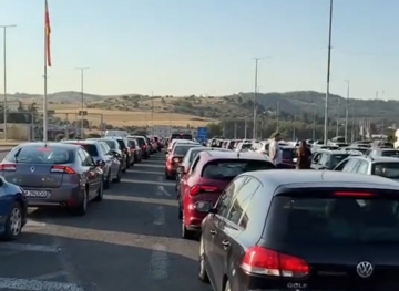 GUŽVE KA GRČKOJ Velika zadržavanja na prelazu Bogorodica, kolone do Evzonija (VIDEO)