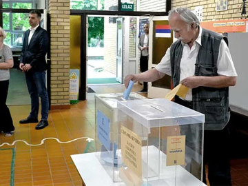 Vanredni izbori u Srbiji: Građani na biralištima 25. oktobra