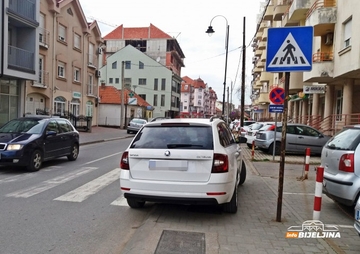 Bijeljina: Kazne za parkiranje na trotoaru od 400 do 2.000 KM!