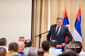 Dodik poljoprivrednicima: Radite, sijte, a mi ćemo obezbijediti podršku agraru