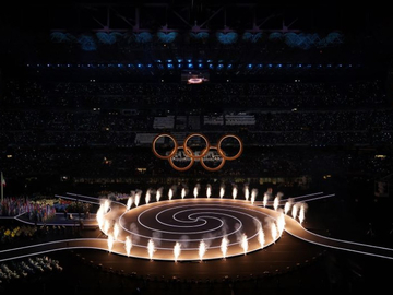 Svečano otvorene 25. Zimske olimpijske igre, prodefilovali timovi BiH i Srbije (FOTO)