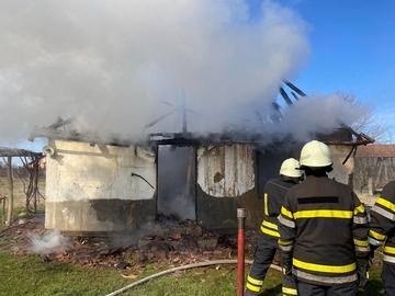 Bijeljina: Izgorjela kuća, vlasnik kroz suze ispričao da je ostao bez svega (FOTO)