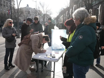 Studenti u Beogradu prikupljaju potpise za vanredne parlamentarne izbore