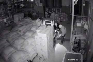 Opljačkana firma ''Marcaffe'' iz Kiseljaka, ukradeno 2,5 tone kafe, novac i kombi (VIDEO)