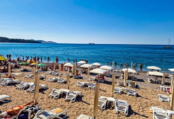 Konobare u Crnoj Gori nervira jedna stvar, istjeruju ljude iz lokala