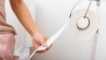 Kako se ispravno postavlja toalet papir