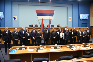 Dodiku 10 ministarstava, Đokiću 2, ostalima po jedno: Izabrana nova Vlada Republike Srpske