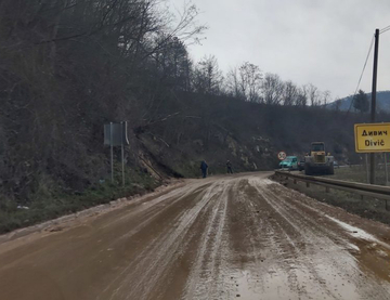 Obustavljen saobraćaj na putu Zvornik - Milići