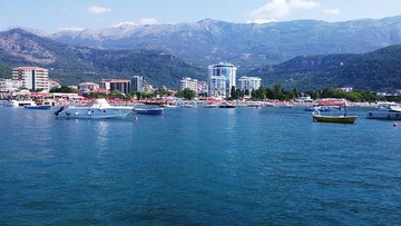 Skoro 100 turista se otrovalo u Budvi