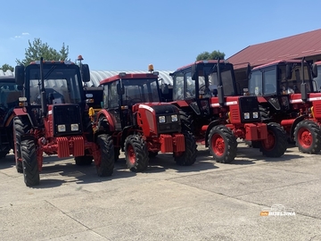 Semberac traktor od 70.900 platio 28.300 KM: Belarusi imaju klimu, ali i anatomska sjedišta (FOTO)