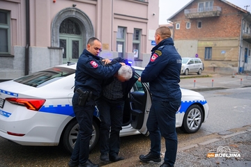 Bijeljina: Pritvoren osumnjičeni za pedofiliju, fotografije polnog organa slao policajcima misleći da je dijete